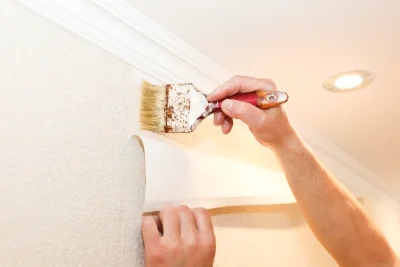 Pose de papier peint à Plésidy — revêtements muraux et toiles de verre